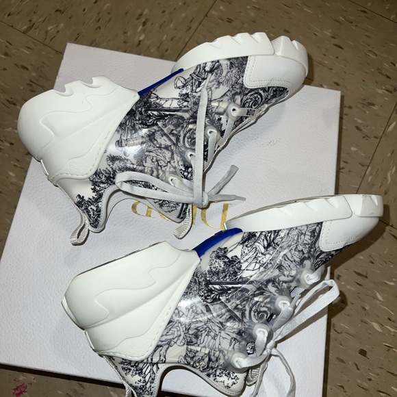 D-connect Dior sneakers - Picture 4 of 5